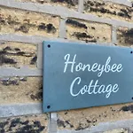 Honeybee Cottage, With A Log Fire & A Hot Tub. Casa vacanze *