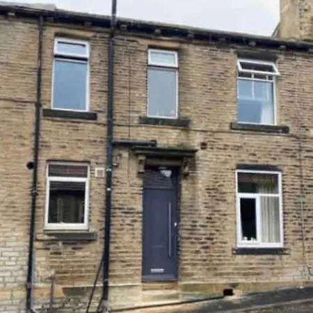 בית נופש Honeybee Cottage, With A Log Fire & A Hot Tub. *