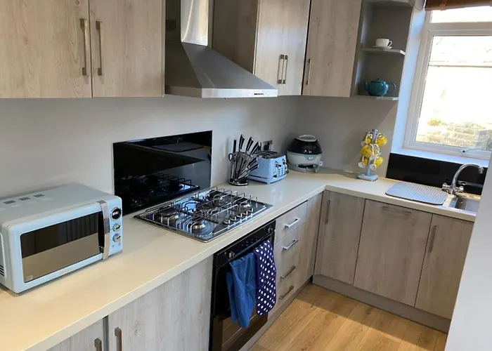 Nyaraló Honeybee Cottage, With A Log Fire & A Hot Tub.