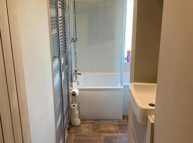 Honeybee Cottage, With A Log Fire & A Hot Tub. Nyaraló