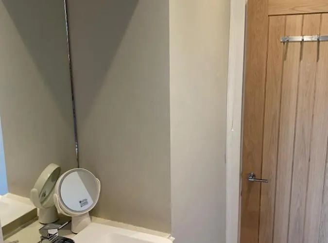 Honeybee Cottage, With A Log Fire & A Hot Tub. Nyaraló *