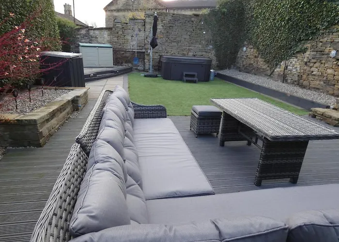 Honeybee Cottage, With A Log Fire & A Hot Tub. Nyaraló Bradford