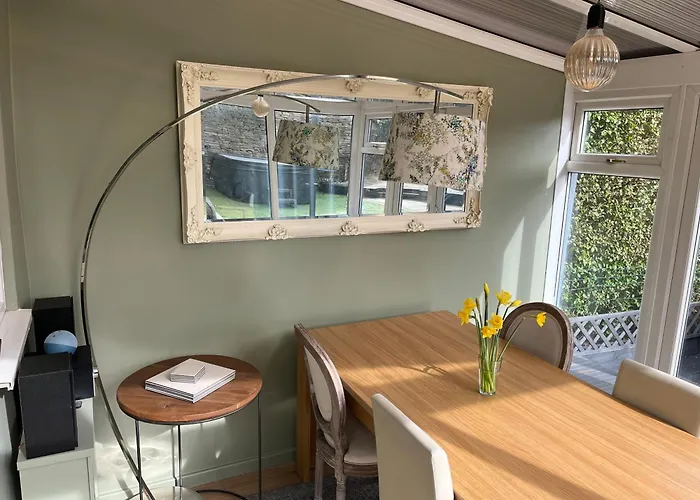 Honeybee Cottage, With A Log Fire & A Hot Tub. Nyaraló Bradford