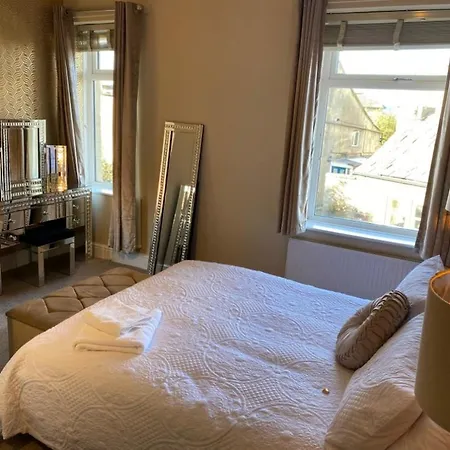 度假居 Honeybee Cottage, With A Log Fire & A Hot Tub. *